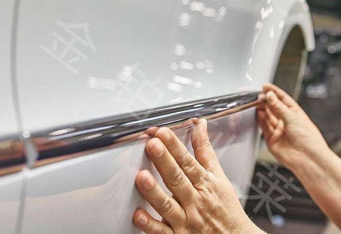 汽車外飾粘接-等離子清洗機(jī) 汽車外飾粘接-等離子清洗機(jī)